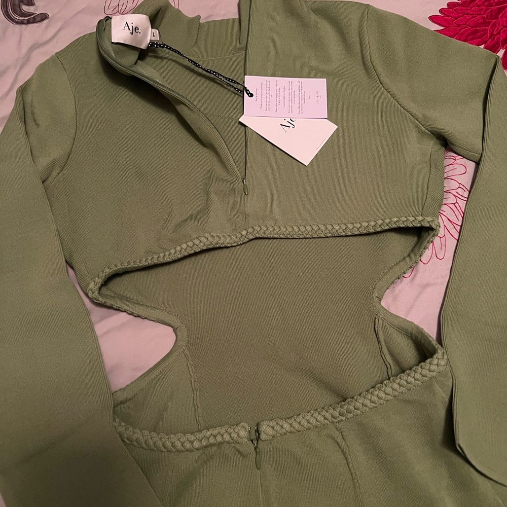New AJE dress. Never been worn. - Picture 5 of 8